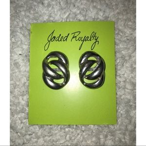 {Vintage} Silver tone earrings